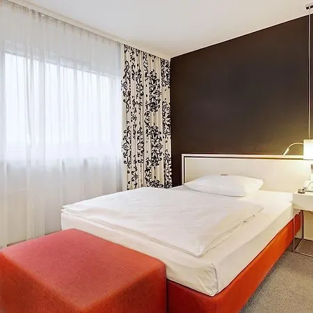 Schwanen Stuttgart Airport/messe 3*