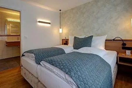 Schwanen Stuttgart Airport/messe 3*