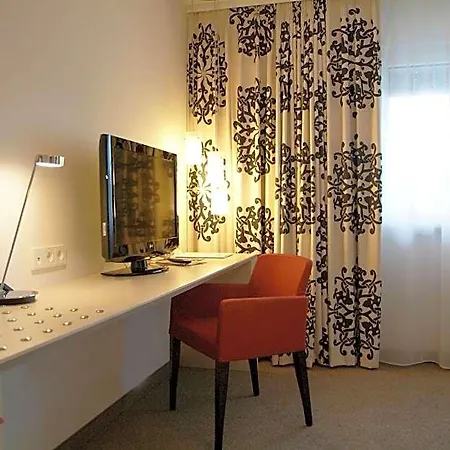 Schwanen Stuttgart Airport/messe 3*