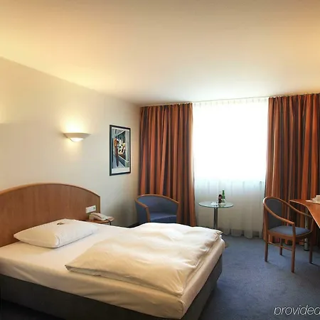 Schwanen Stuttgart Airport/messe فندق 3*
